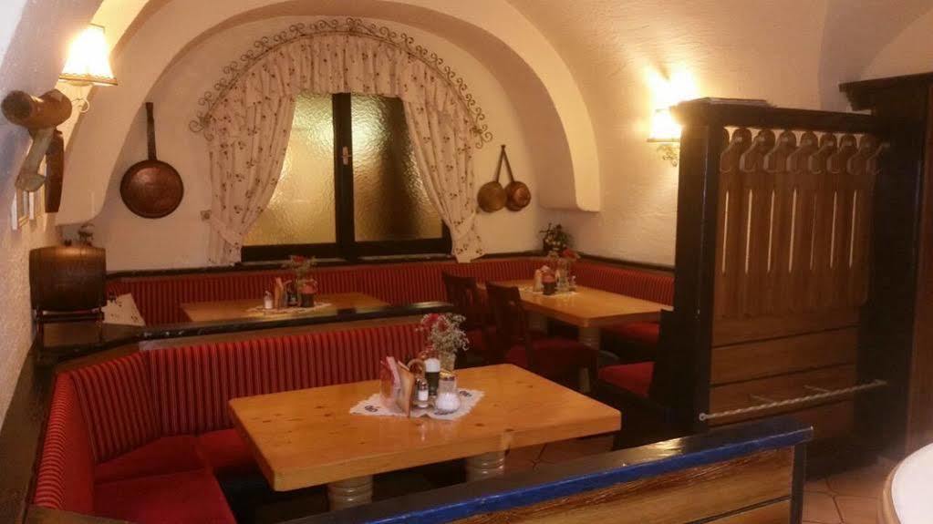 Gasthof - Restaurant Loecker Radstadt Ngoại thất bức ảnh